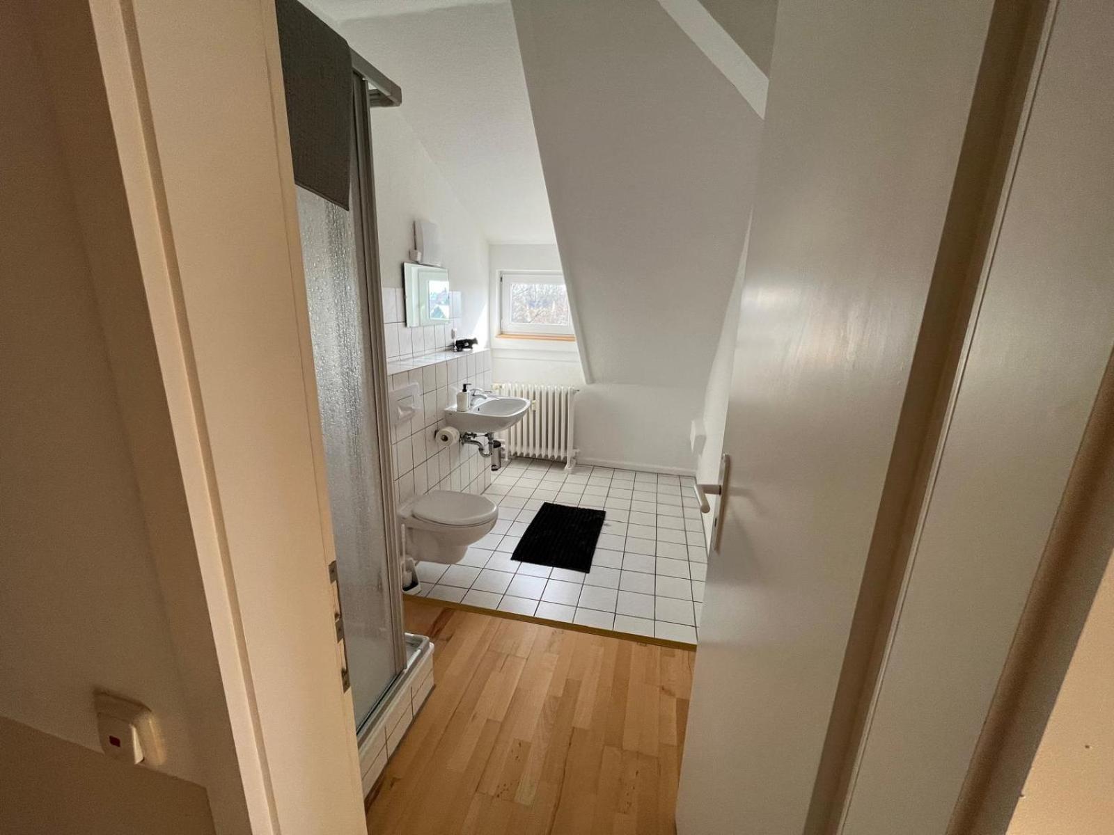 Doppelzimmer, Tv- Bad, Kuehlschrank- Parkplatz-17 Meine Chambre photo